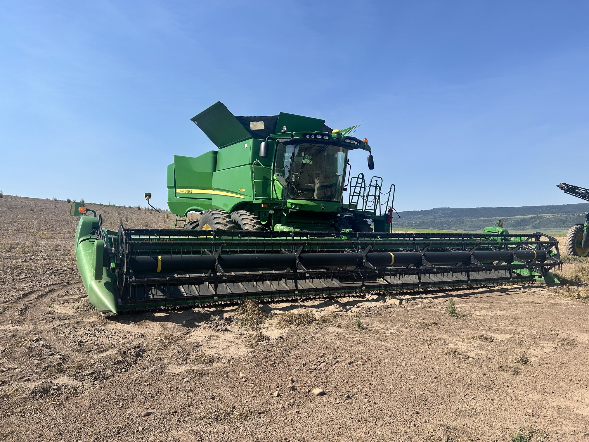 2014 John Deere S680 combine & JD 635D header
