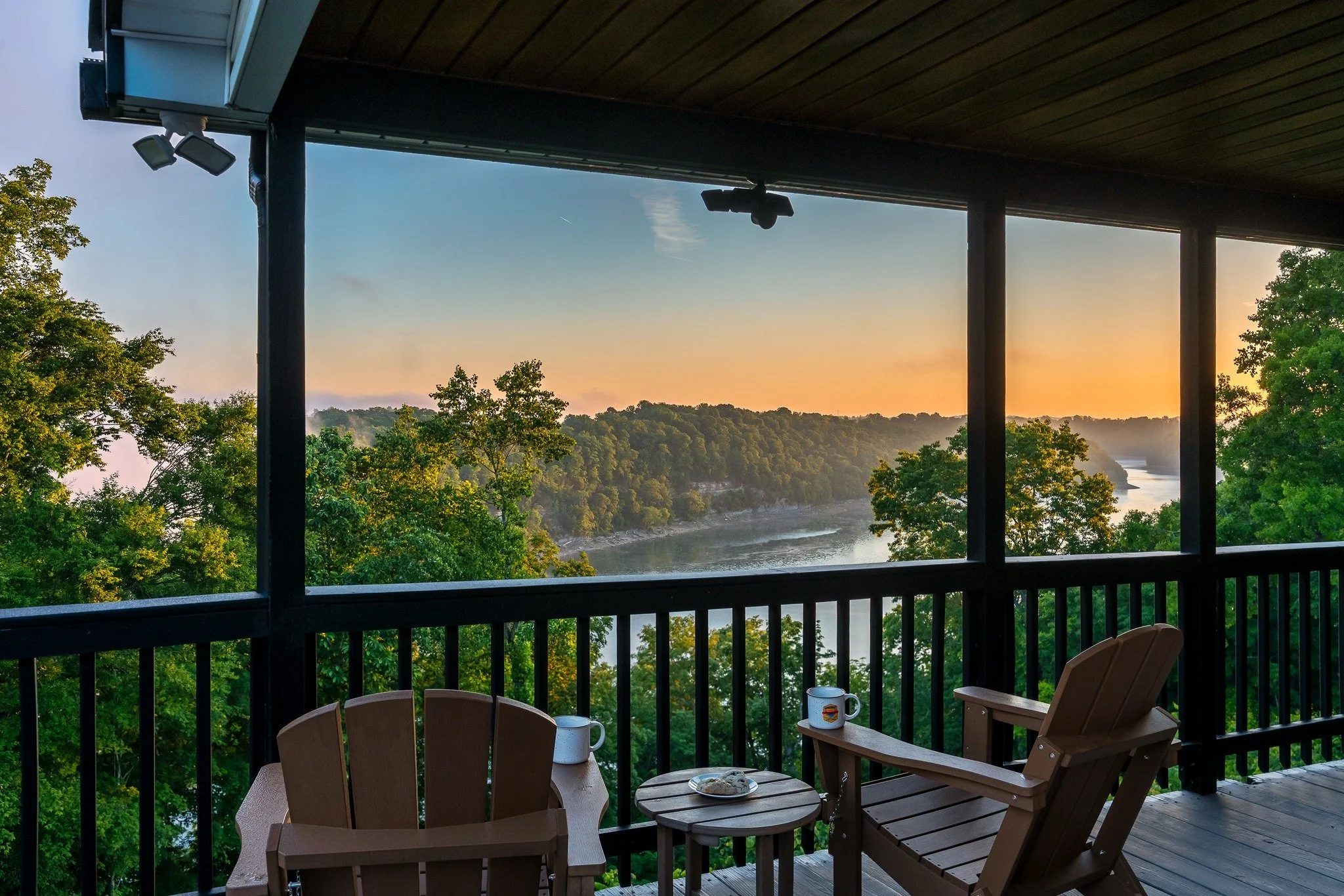 Not a bad office for the day. 📸

Spent some time photographing this awesome Airbnb overlooking Lake Cumberland in Somerset, KY. Great views, a super fun game room, and plenty of places to kick back and unwind. Plus those Lake Views!!!

These are the