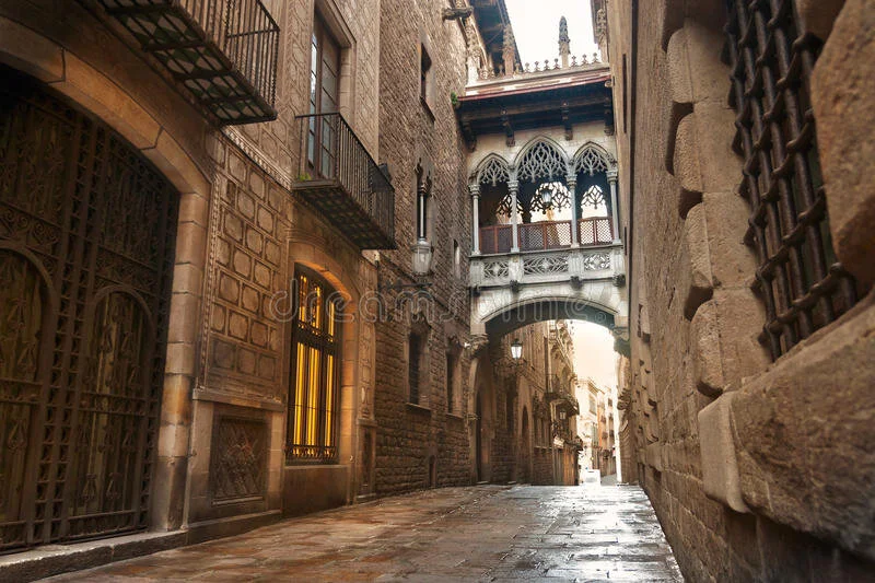 barcelona-gothic-quarter-27617973 2.jpg