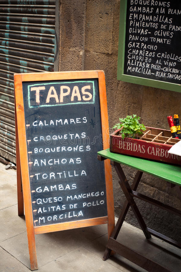 tapas-bar-gothic-quarter-barcelona-spain-61010282 3.jpg