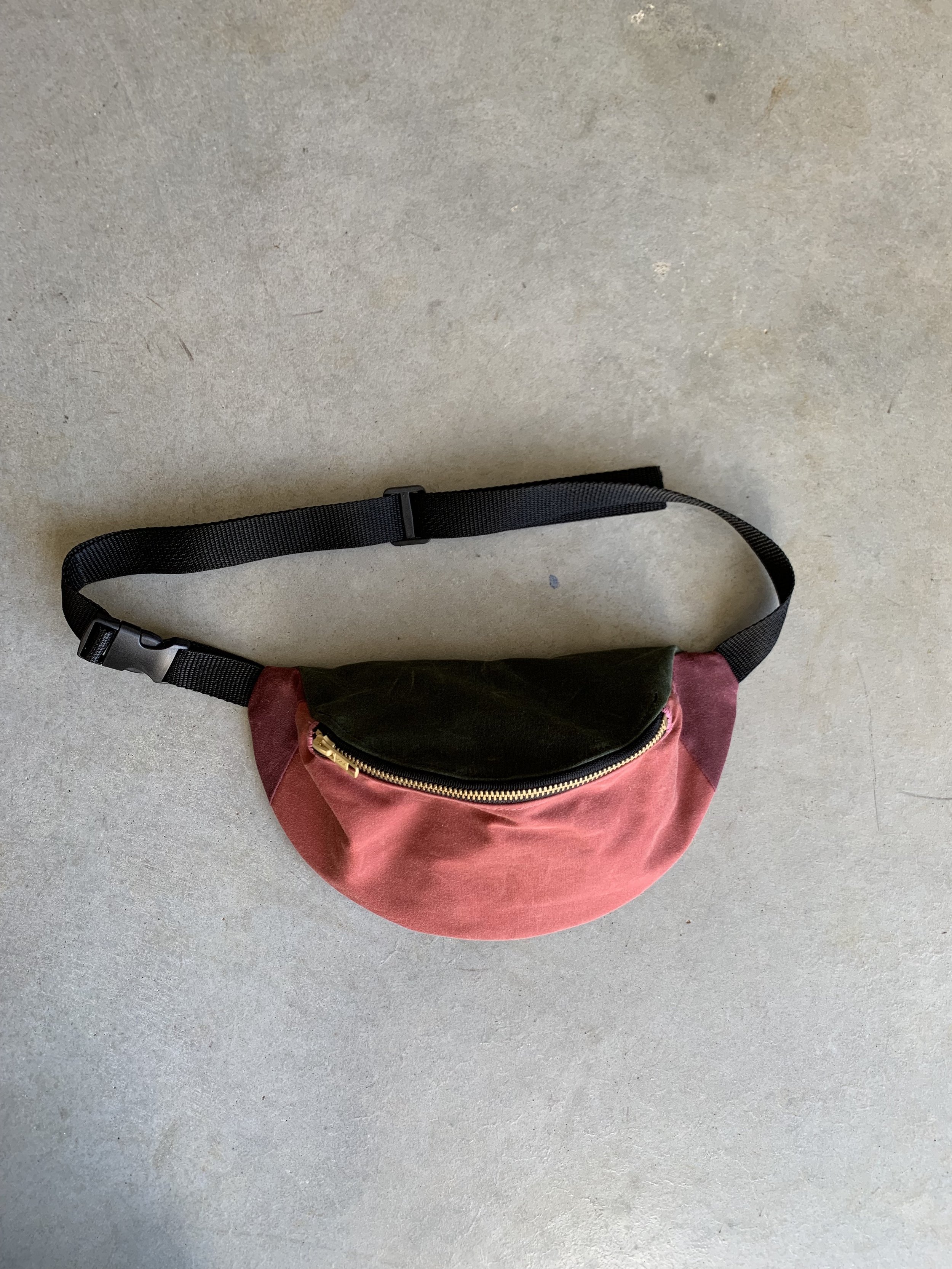 Waxed Canvas Field Fanny, lined   