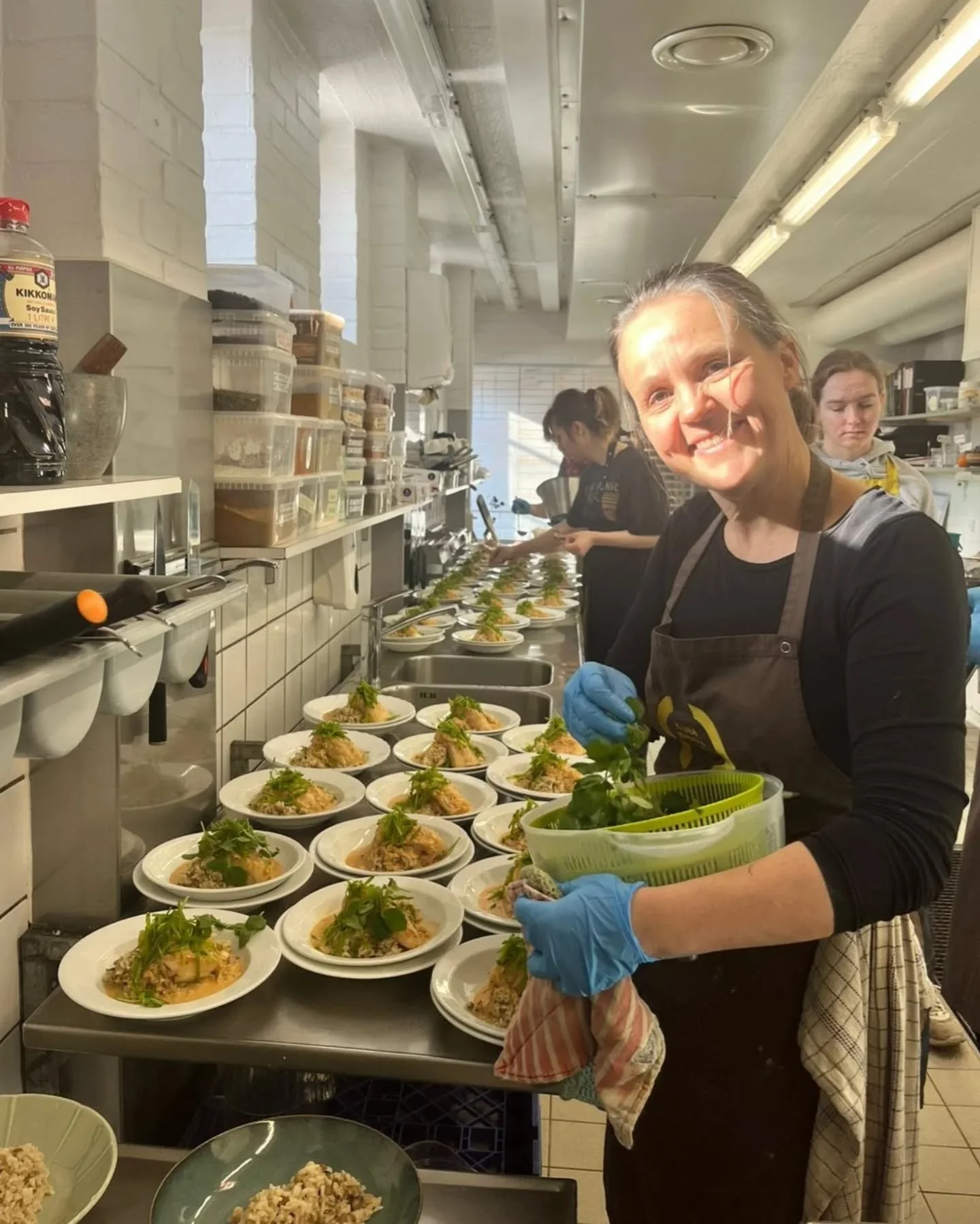 Vi har sagt det f&oslash;r, og vi siger det gerne igen: Danmarks bedste h&oslash;jskolek&oslash;kken findes i L&oslash;gumkloster 🙌

Hver dag gl&aelig;der vi os til at se, hvad k&oslash;kkenet tryller frem p&aring; buffeten &ndash; og det skuffer al