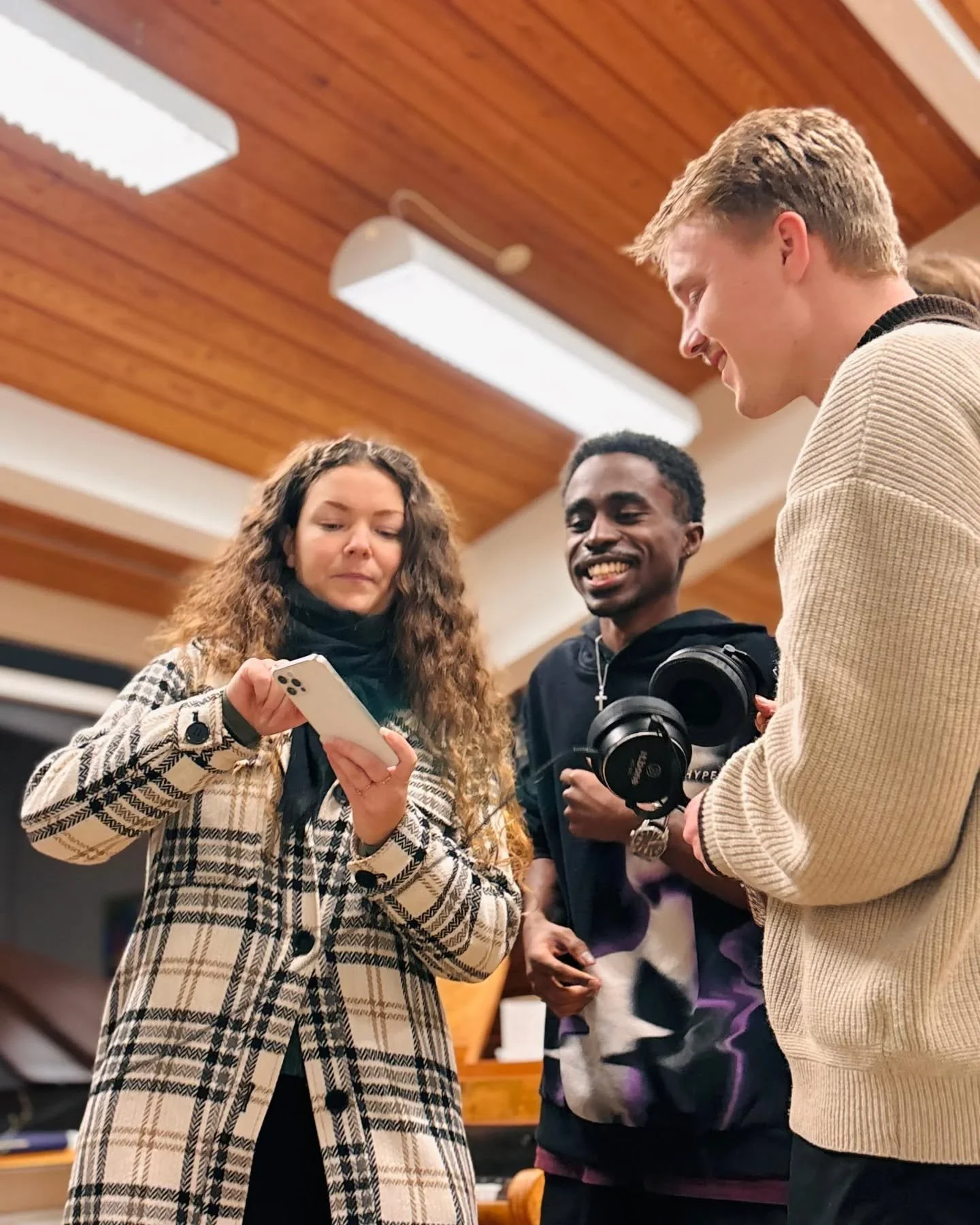 Vil du noget med musikken? S&aring; er L&oslash;gumkloster H&oslash;jskole det rette sted for dig! 🙌🎶

Ud over vores sp&aelig;ndende undervisning i hele fire forskellige musikfag har vi de sidste mange semestre v&aelig;ret s&aring; heldige at f&ari