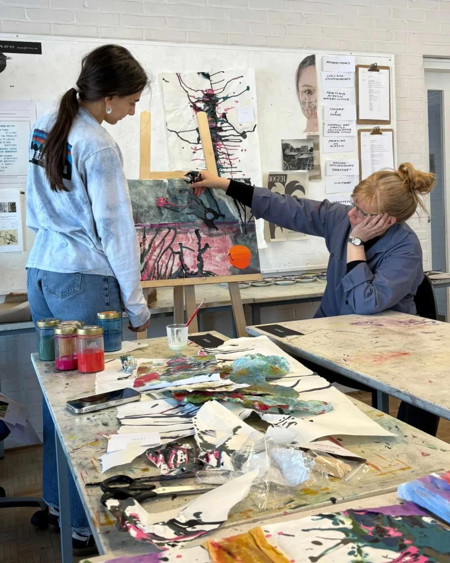 Kreativiteten f&aring;r frit spil i kunstlokalet, og vi elsker det 👨&zwj;🎨🎨🖌

#l&oslash;gumklosterh&oslash;jskole #h&oslash;jskoleliv #h&oslash;jskole #h&oslash;jskolerne #sabbat&aring;r