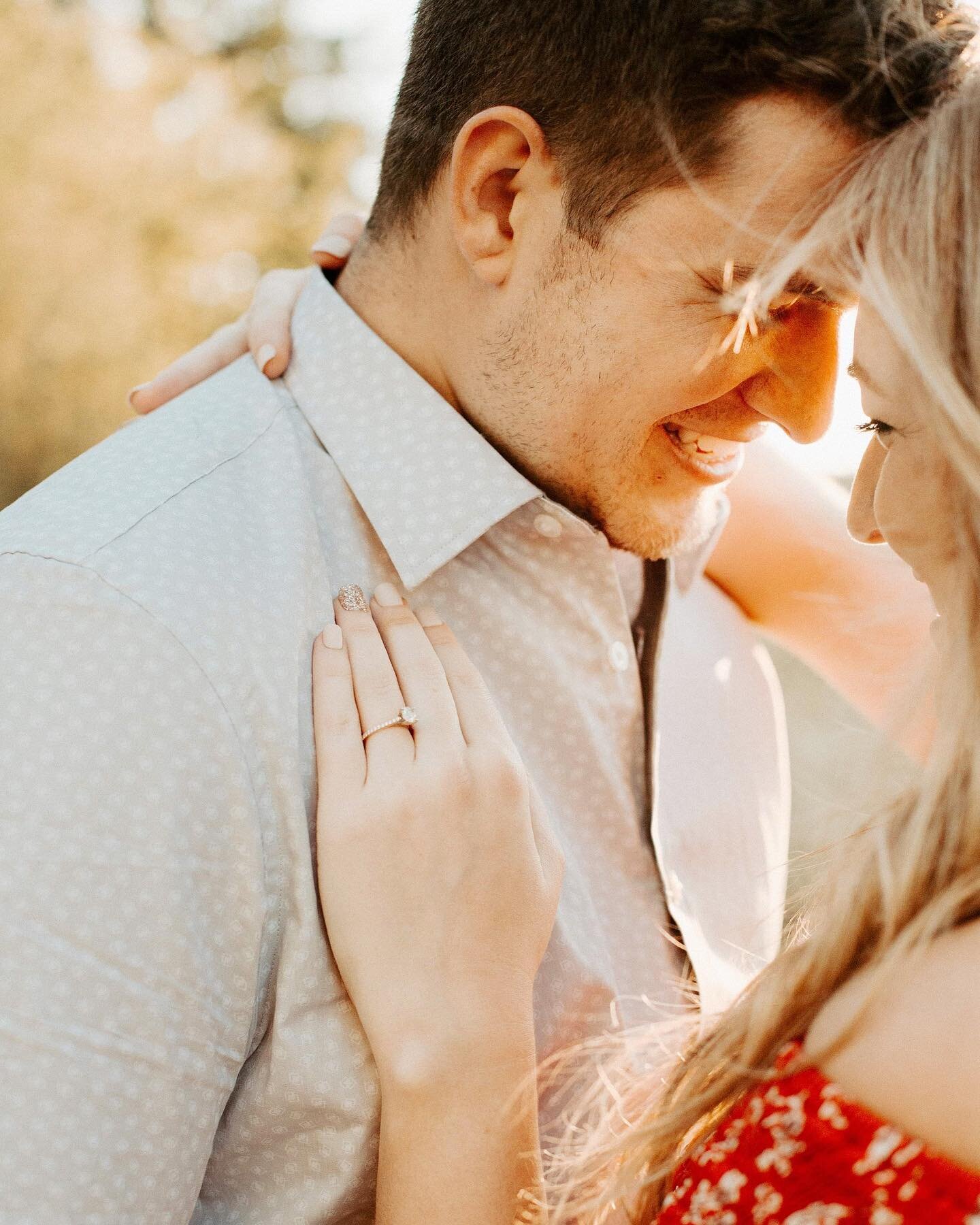 It was so fun meeting Erin + Tim! Their session just made me even more excited for their wedding date 😍 I love meeting y&rsquo;all before your big day!⁣
⁣
Also.. nothing beats golden hour lighting! ⁣
⁣
⁣
⁣
⁣
⁣
_______________⁣⁣
#tlucasphotography #p