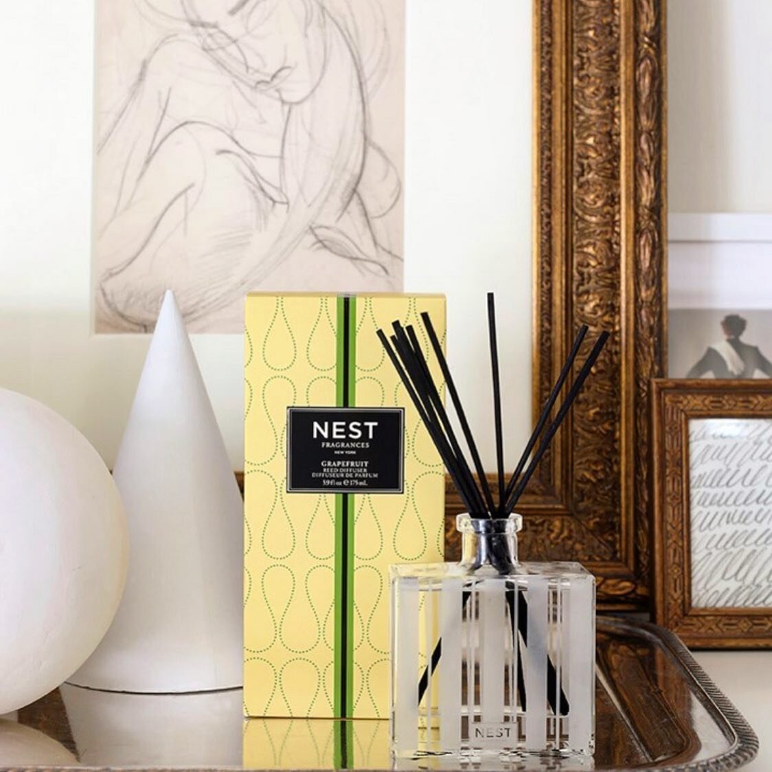 Brighten your day with a Diffuser or Candle from @nestfragrances 
Makes a perfect and soothing gift while you&rsquo;re on those zoom calls!💫
#nest #nestfragrances #nestdiffuser #gift #gifting #giftexperience #virtual #virtualgifting #customize #cust