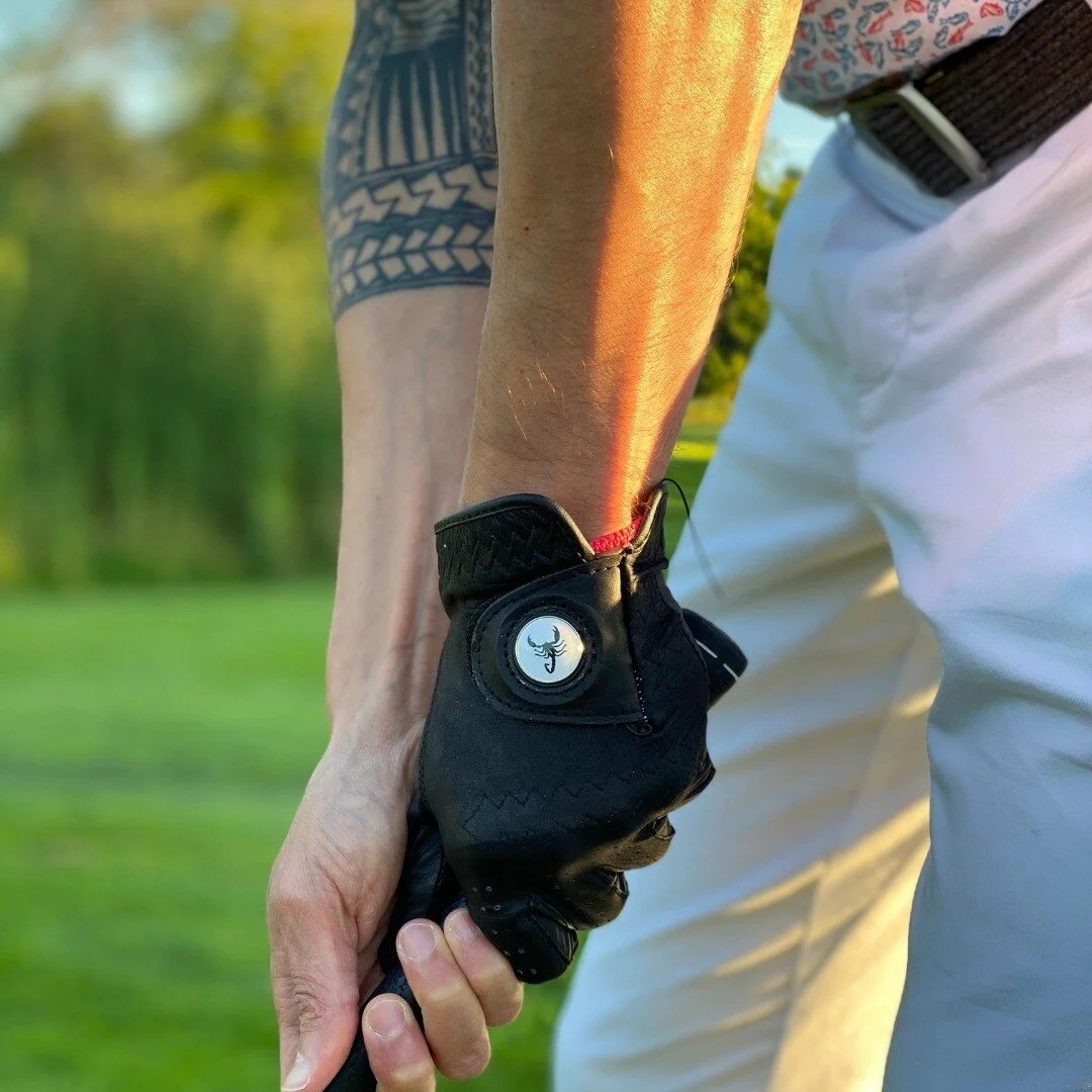 &bull;	Premium Cabretta leather for a snug and breathable fit 
	&bull;	Three-piece construction for superior comfort and durability
	&bull;	Select your size and glove hand

🏌🏼&zwj;♂️Tag 3 golfers in the comments