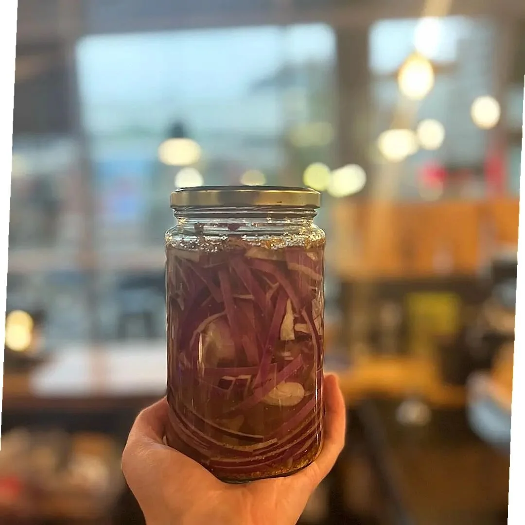 Reposted from @stayjucee Did you know we pickle our own red onions for our buddha bowls? And they are delicious! We use our favourite @alchemytaste spice blend! 🧅