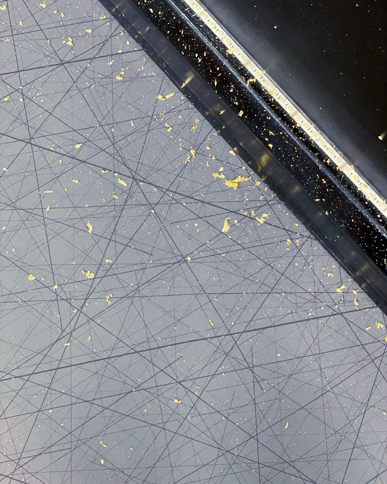 When the excess gold leaf is removed from the surface you're left with a pretty mess like this! 🙌

These tiny flakes of gold leaf are called 'skewings' ✨ And more often than not, they end up in the bin. However, there are some instances, in a contro