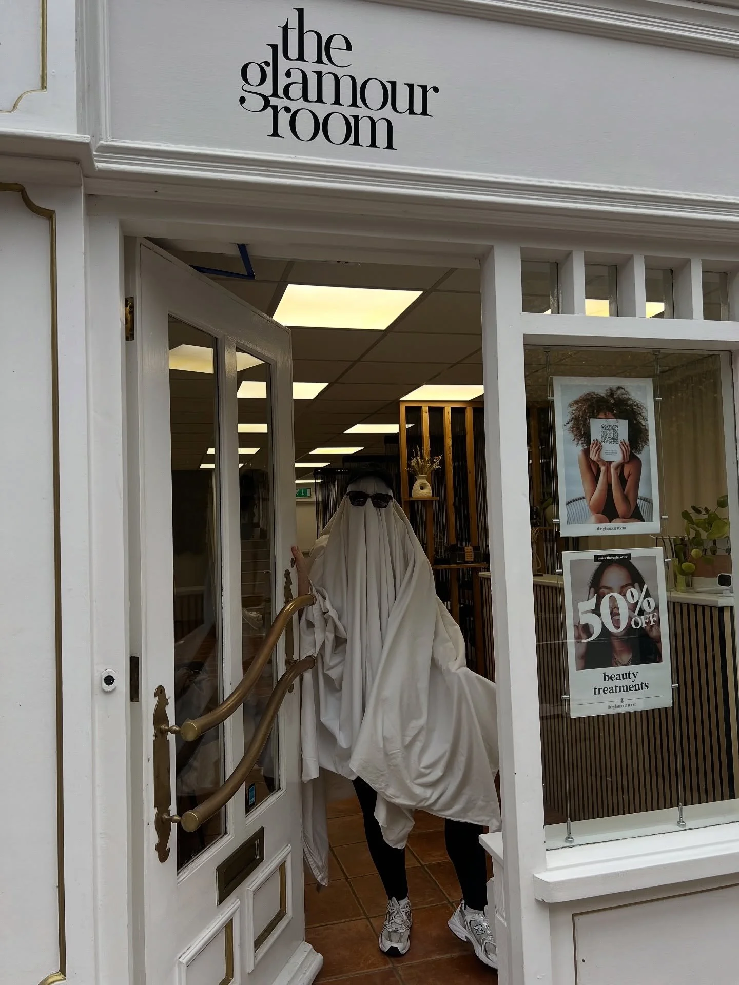 don’t ghost us this halloween, book your beauty treats, not tricks today! π»
 
with all of the beauty under one roof, there’s no reason not to be loyal 
 
π§‍βοΈ facials 
* @muradskincare facials
* bespoke facials 
* dermapla