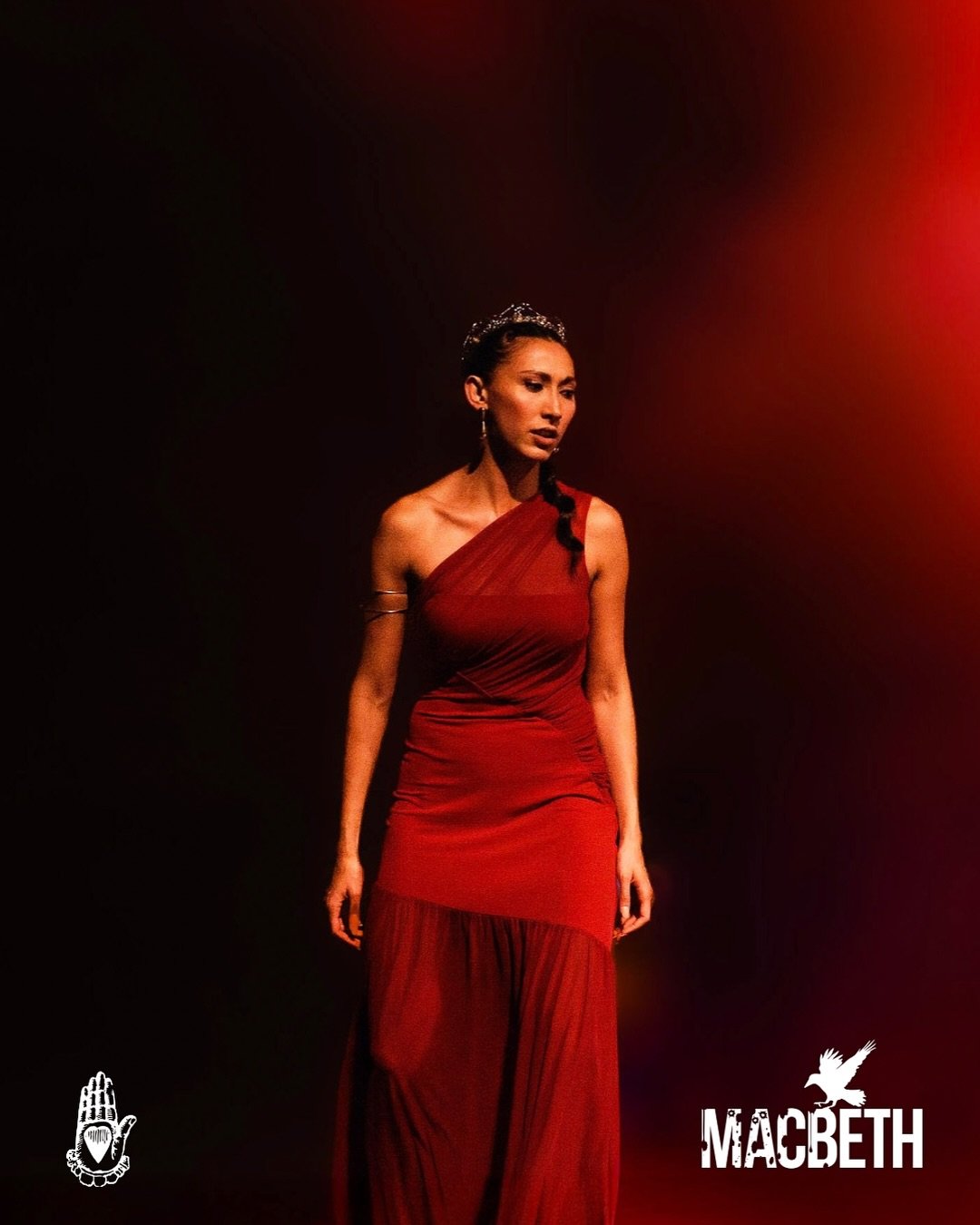 LADY MACBETH 💃🏽 The past few weeks have been a whirlwind of blood, fire &amp; daggers🩸🗡️🕯️ 

🎟️ This Friday, May 23rd will be our FINAL SHOW at @seymoursydney ✨

@sportforjove 
📸 @katesyourmate

Director: @gbanders 
Set/Costume Designer: @rose