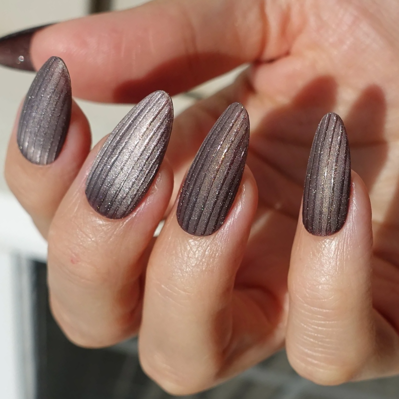 GLASS NAILS
