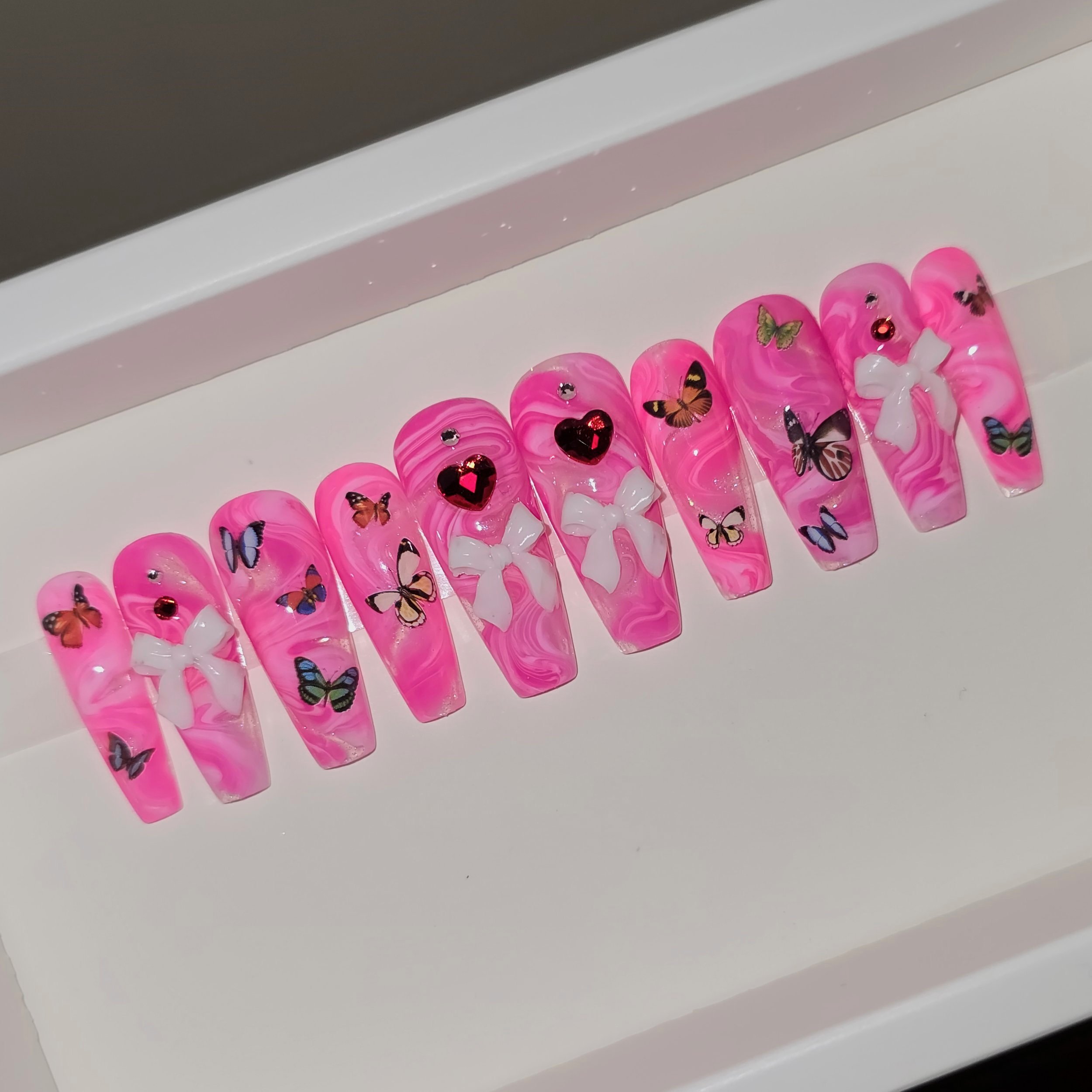cute+press+on+nails.jpg
