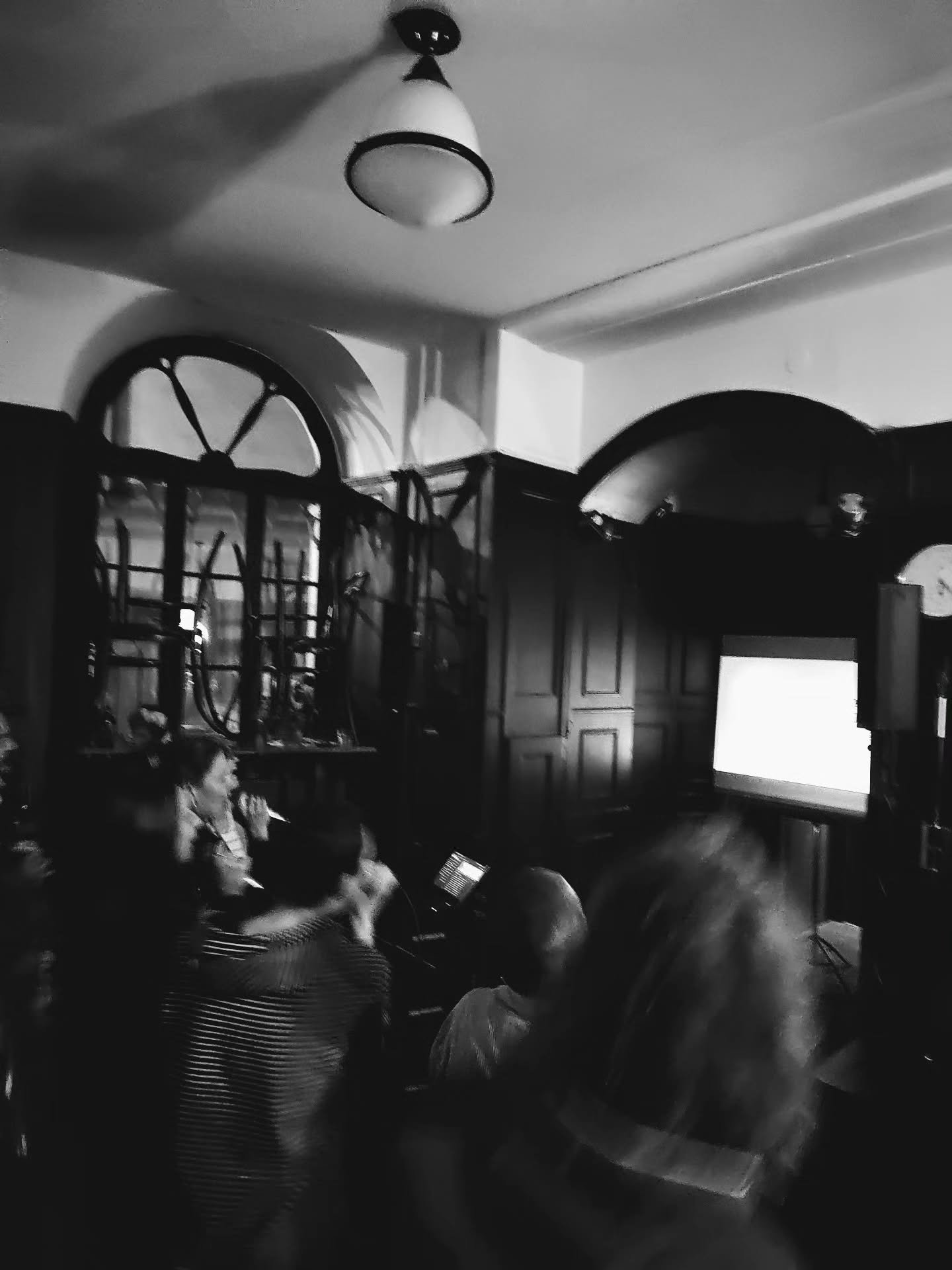 EVENT - 23.12.2025 - ca.19:00 - KARAOKE

#caf&eacute;ducommerce #event #&eacute;v&eacute;nement #karaokenight #karaoke