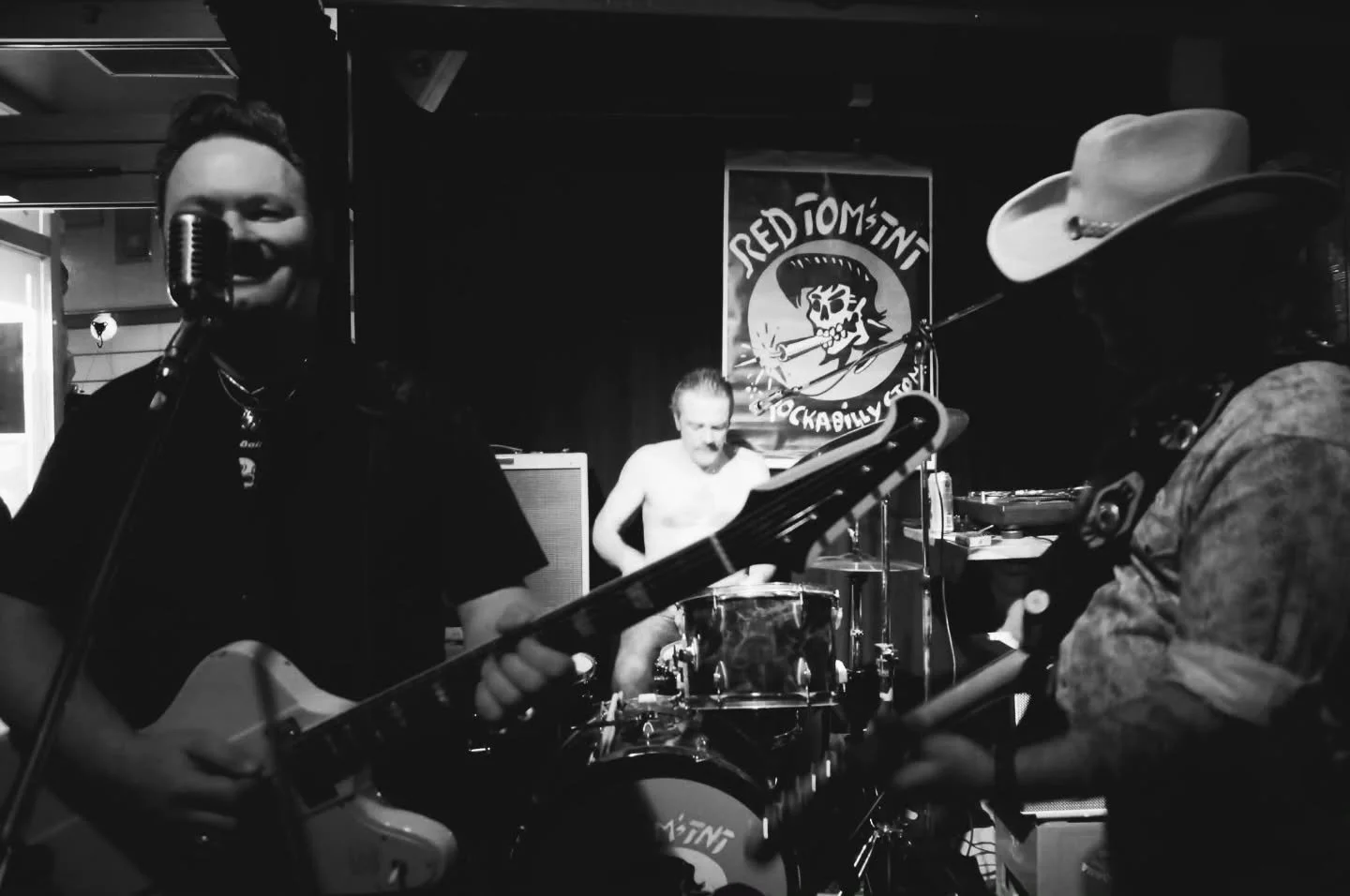 CONCERT - 29.01.2026 - 21:00 - RED TOM &amp; THE T.N.T'S

https://www.facebook.com/share/1DDHrLUSBC/

#caf&eacute;ducommerce #concert #konzert #bielbienne #redtom&amp;thet.n.t's