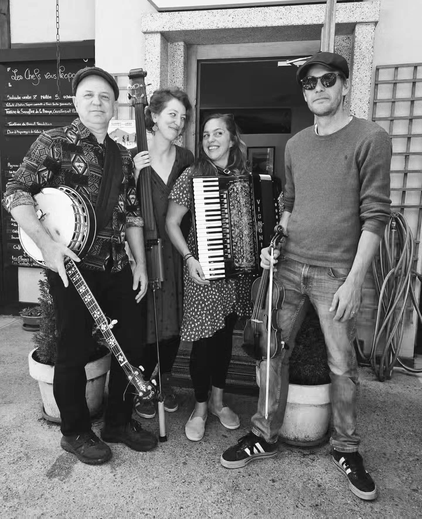 CONCERT - 12.02.2026 - 21:00 - FISH MARKET

https://banjocircus.com/

#caf&eacute;ducommerce #concert #konzert #bielbienne #fishmarket