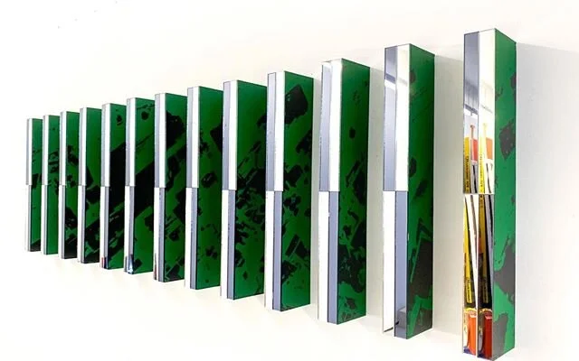 BARRIER #9
Madera, pintura acrílica, serigrafia, acrilico espejo. 40 x 137 cm / 16 x 54 inch. 2020
_
M&aacute;s info en el link de la bio