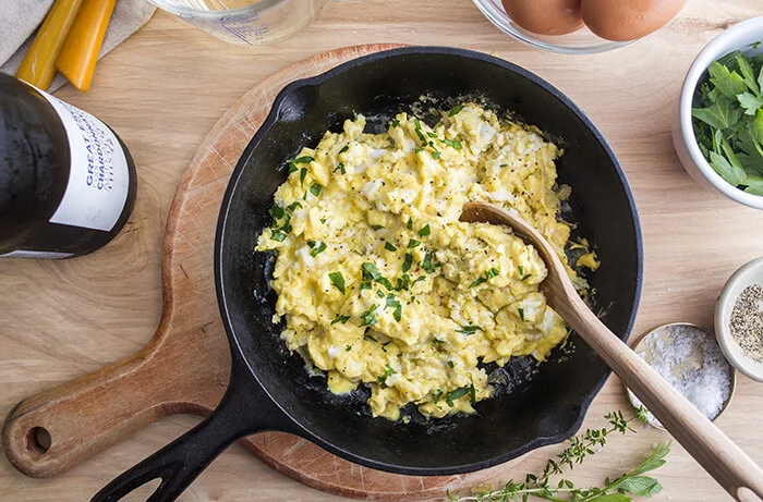 Cooking_With_White_WIne_700x461.jpg
