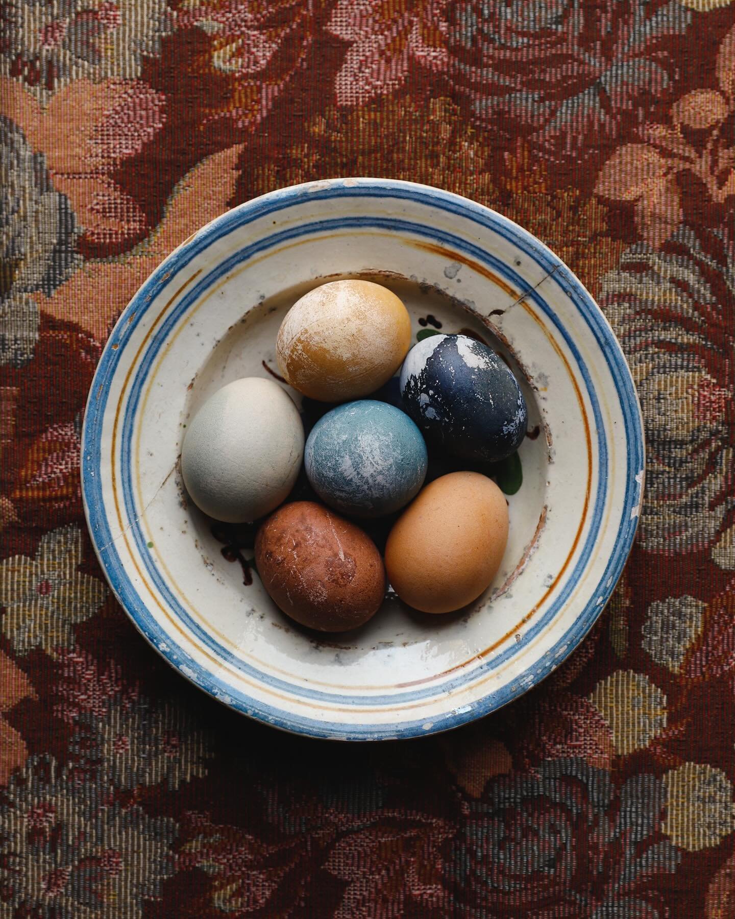 Happy Easter to those celebrating! Here's a little inspiration from Pomegranates &amp; Artichokes for your #easter celebration tables.

1. Naturally dyed eggs (which I made for #nowruz, not from my book) using red cabbage, onion skin, blueberries and