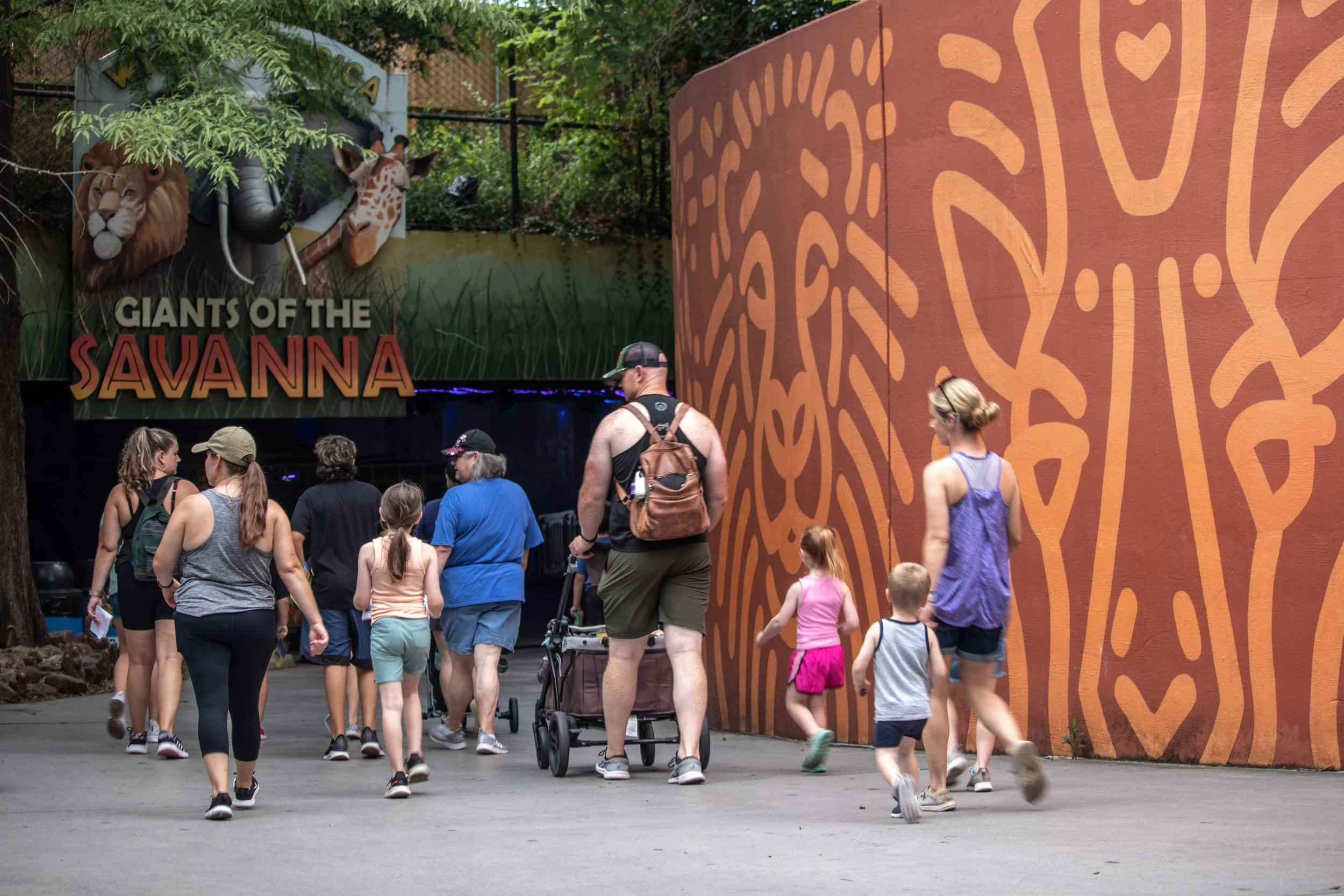 Dallas Zoo Celebrates National Zoo Lovers Day On April 8