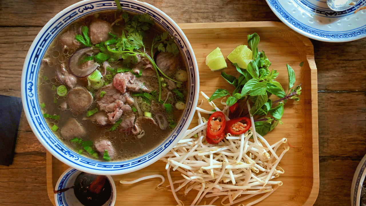 Vietnamese Cuisine is Smart and Balanced For Healthy Food Catering Solution