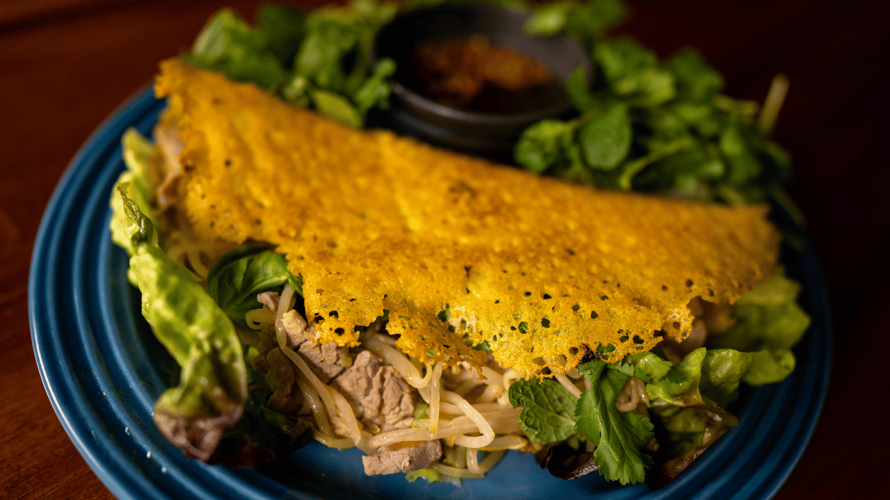 5. Banh Xeo – Crispy Vietnamese Savory Pancake