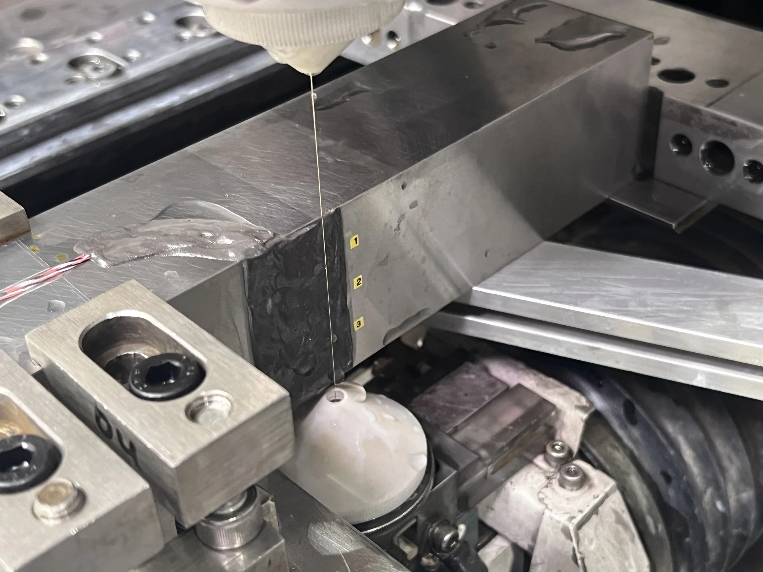 Slitting measurements on a beam