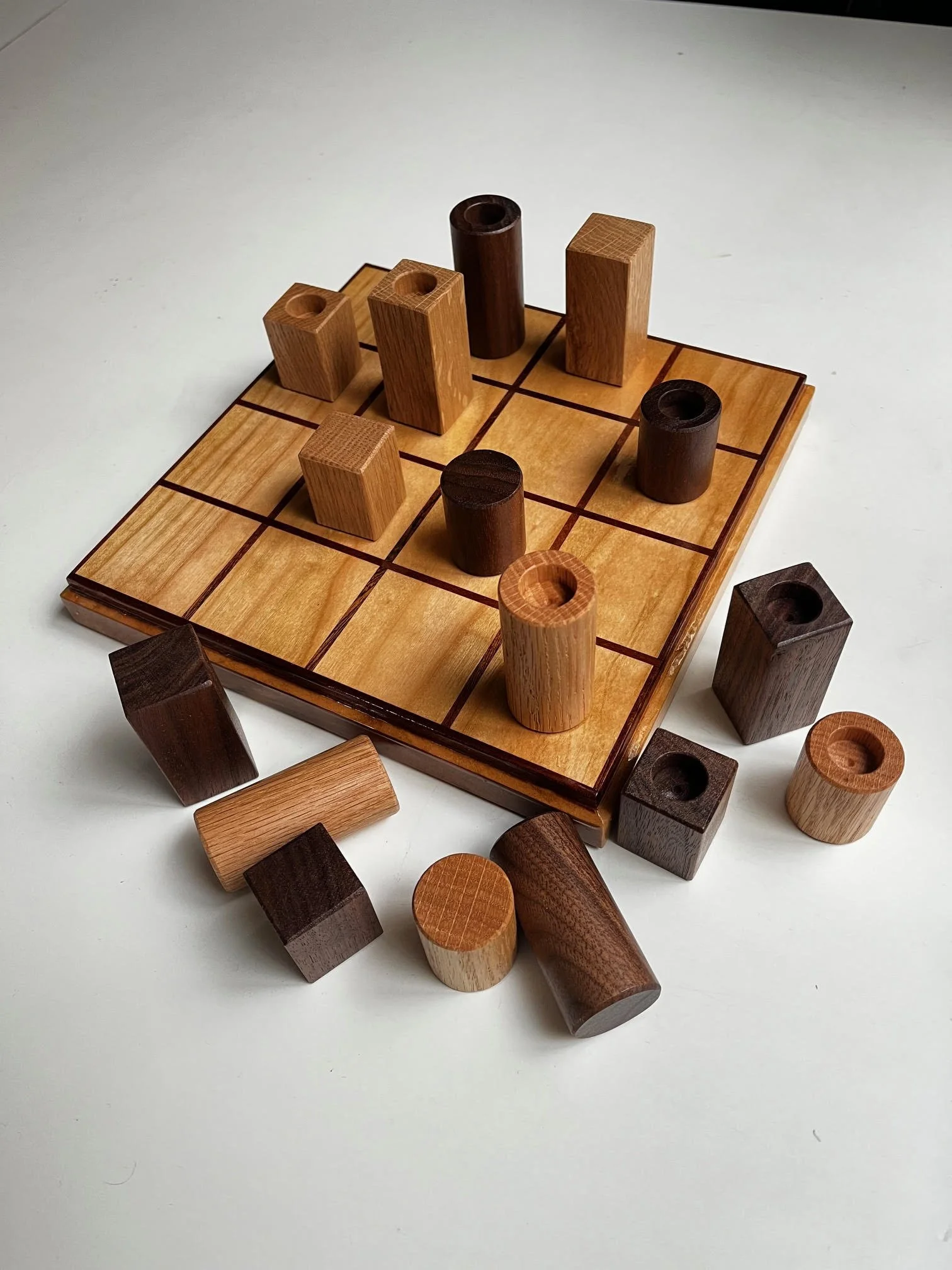 Quad-Row Game with Inlaid Board