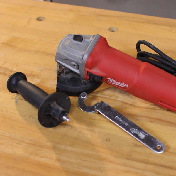 Milwaukee 4 1/2" Small Angle Grinder 6130-33 - Tool Review (video)