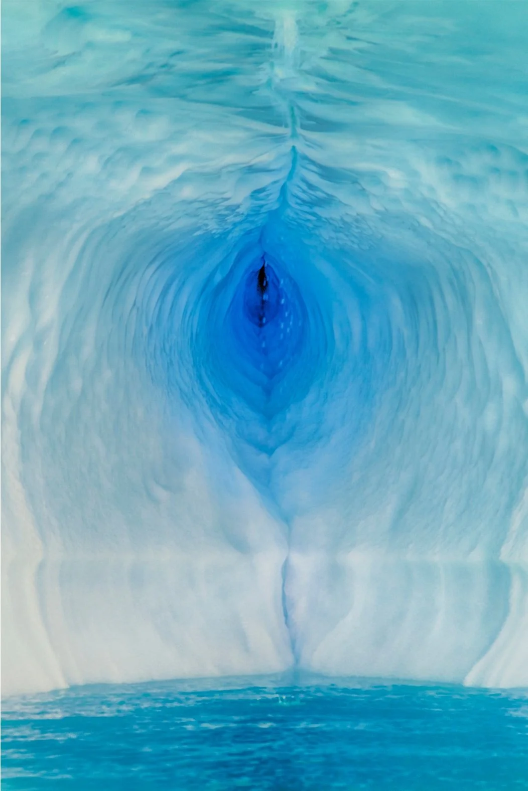 Sensual Entrance - Antarctica 40x60