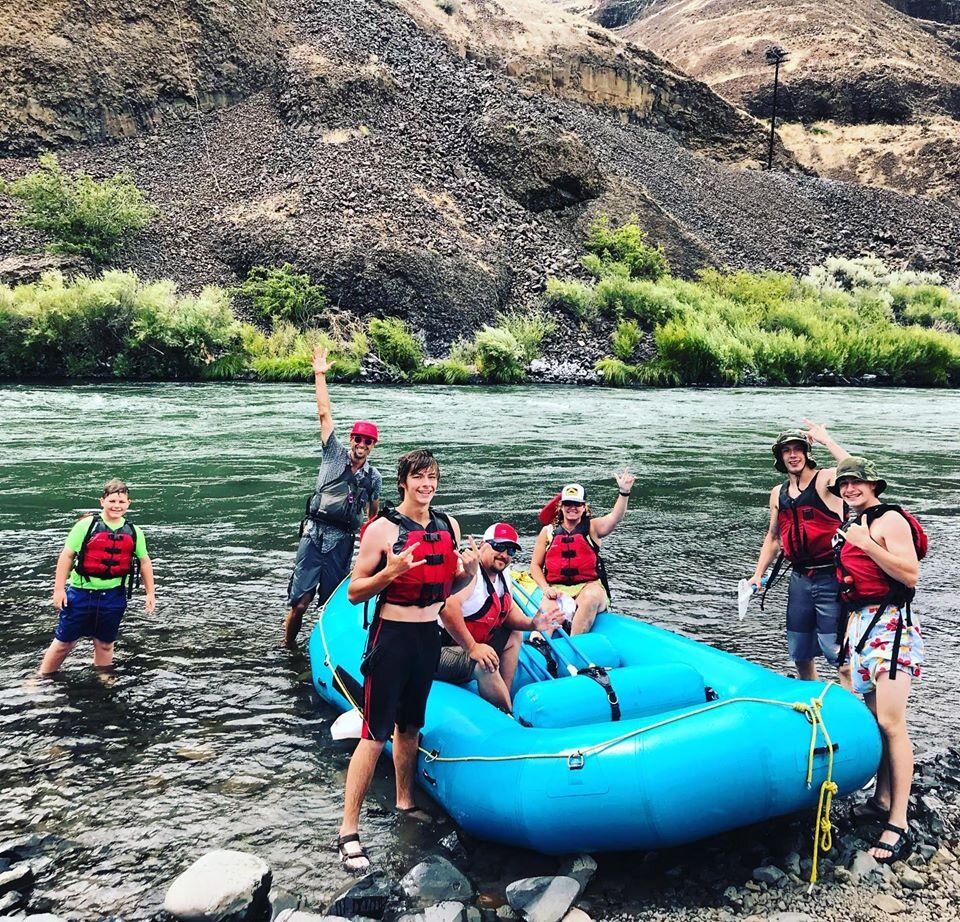 nates_rogue_adventures_deschutes_family_white_water_rafting.jpg