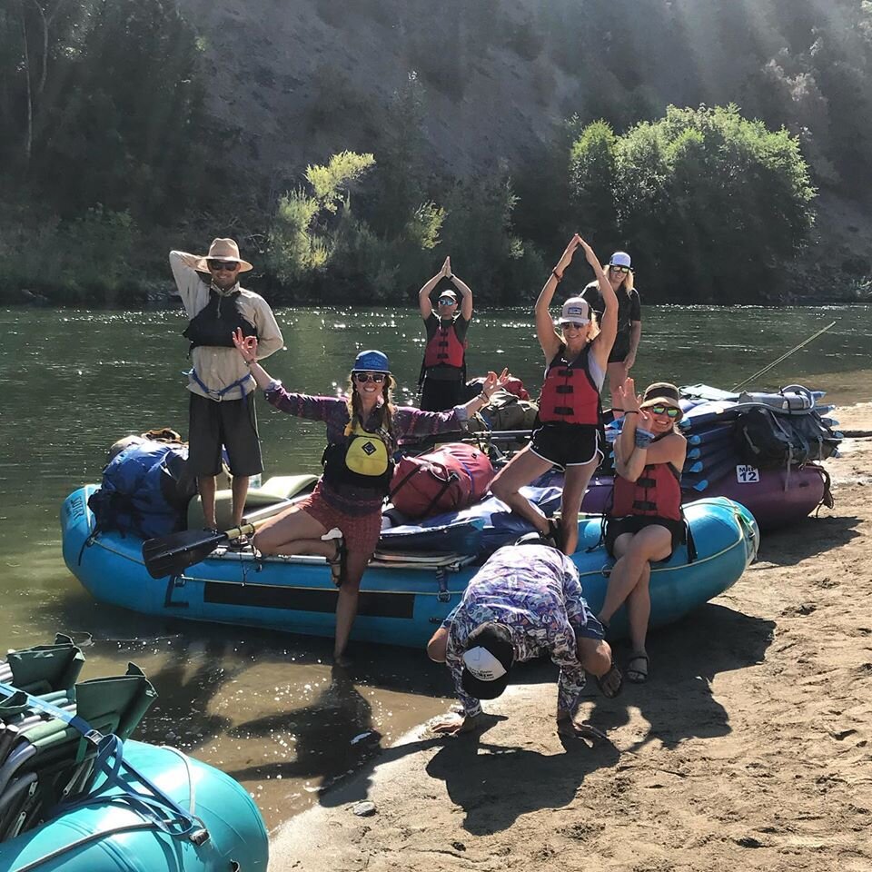 Yogis_In_Paradise_Rogue_River_Group.jpg