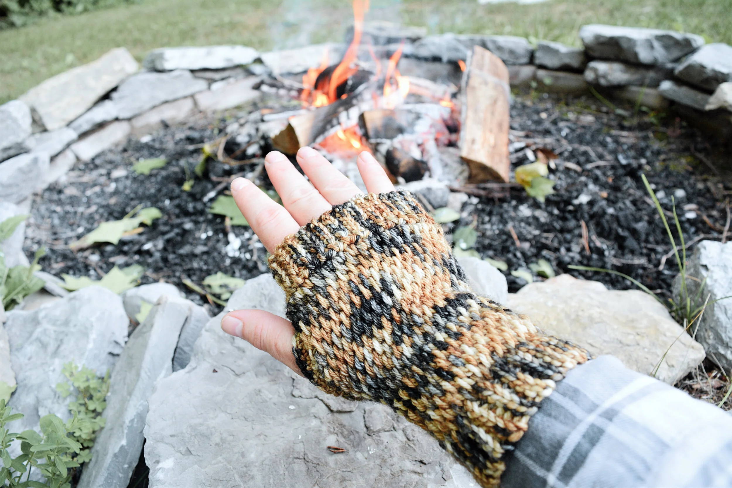 Bonfire Mitts | Tunisian Crochet Pattern