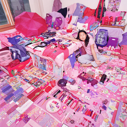  &lt;The Pink Project - Noelle and Her Pink &amp; Purple Things&gt; Light jet Print, 2006. Courtesy of the artist. 