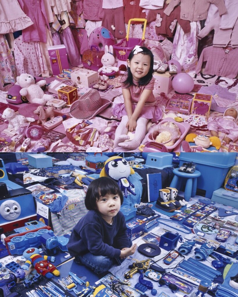 JeongMee Yoon: “The Pink and Blue Project” examines the gender-specific  marketing for boys and girls (PHOTOS).