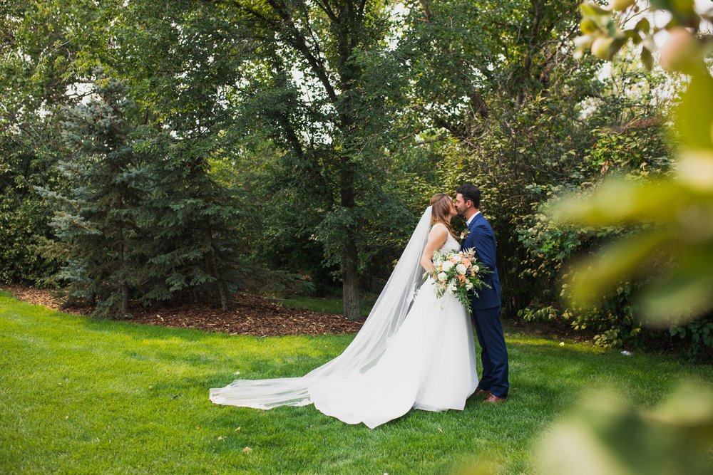 Lethbridge-Outdoor-Wedding-Photographer-1021.jpg