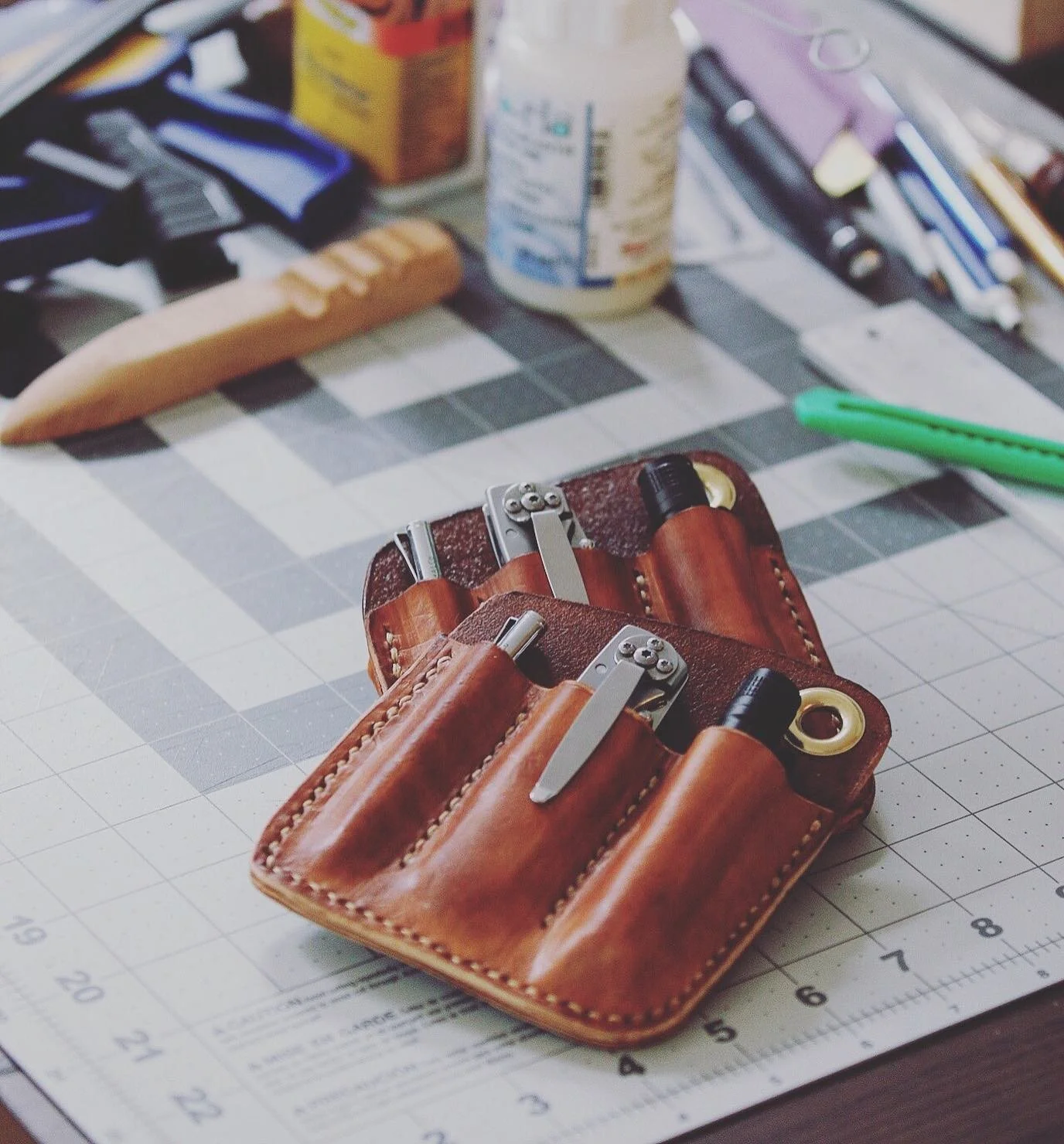 Made these EDC pocket caddys for my father and father-in-law as gifts at my wedding.
🔦🔪🖋
I&rsquo;m really happy how these came out - looking forward to making more!
🔦🔪🖋
What do you y&rsquo;all think? What would you change about them? Who would 
