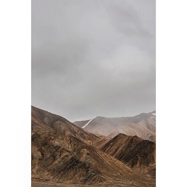 2019 | Ak-Baital Pass, Tajikistan
⠀
Ak-Baital Pass is a high mountain pass on the border of the Republic of Tajikistan (GBAO region) and Kyrgyzstan at an elevation of 4.655m (15,270ft) above the sea level. It is a part of the Trans-Alay Range and it'