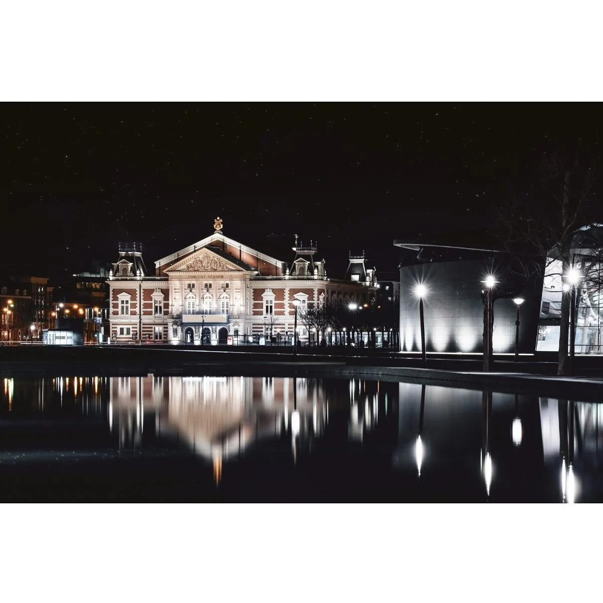 Koninklijk Concertgebouw, Amsterdam Centre
⠀
It was Bernard Haitink who once praised The Concertgebouw as the best instrument of the orchestra that it houses. That must have been what prominent Amsterdam residents had in mind when they decided in 188