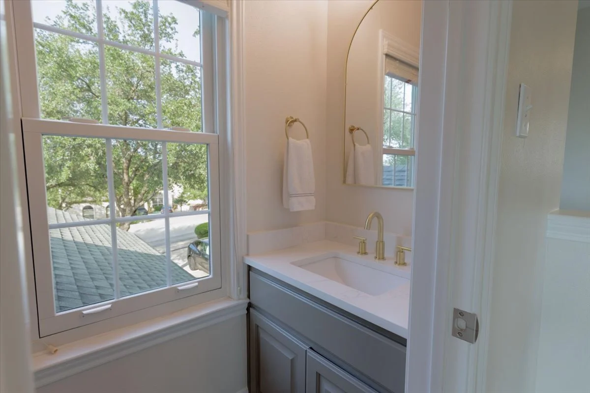 22-Bathroom.jpg