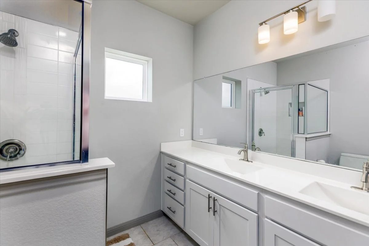 11-Master Bathroom.jpg