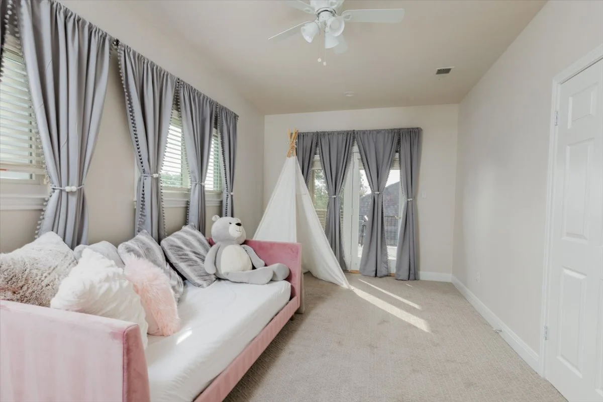 27-Bedroom.jpg