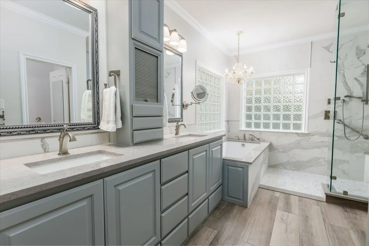 15-Master Bathroom.jpg