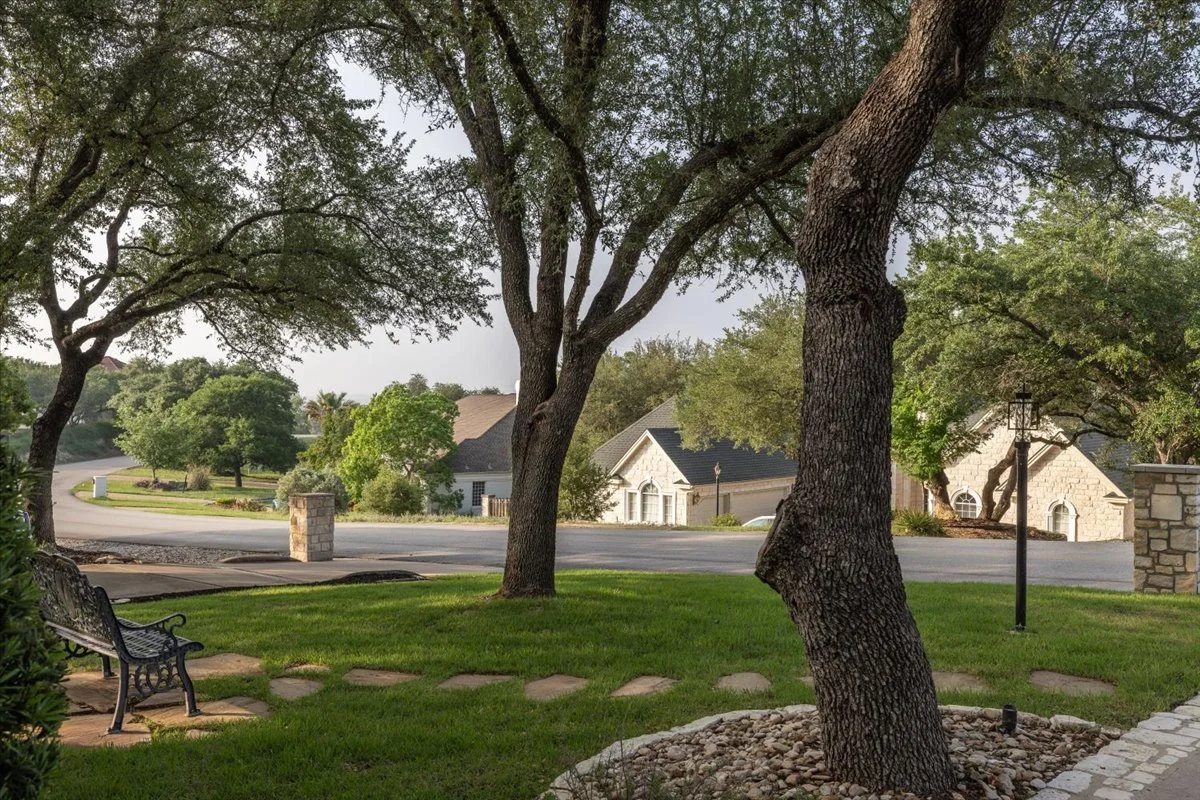 34-Front Yard.jpg