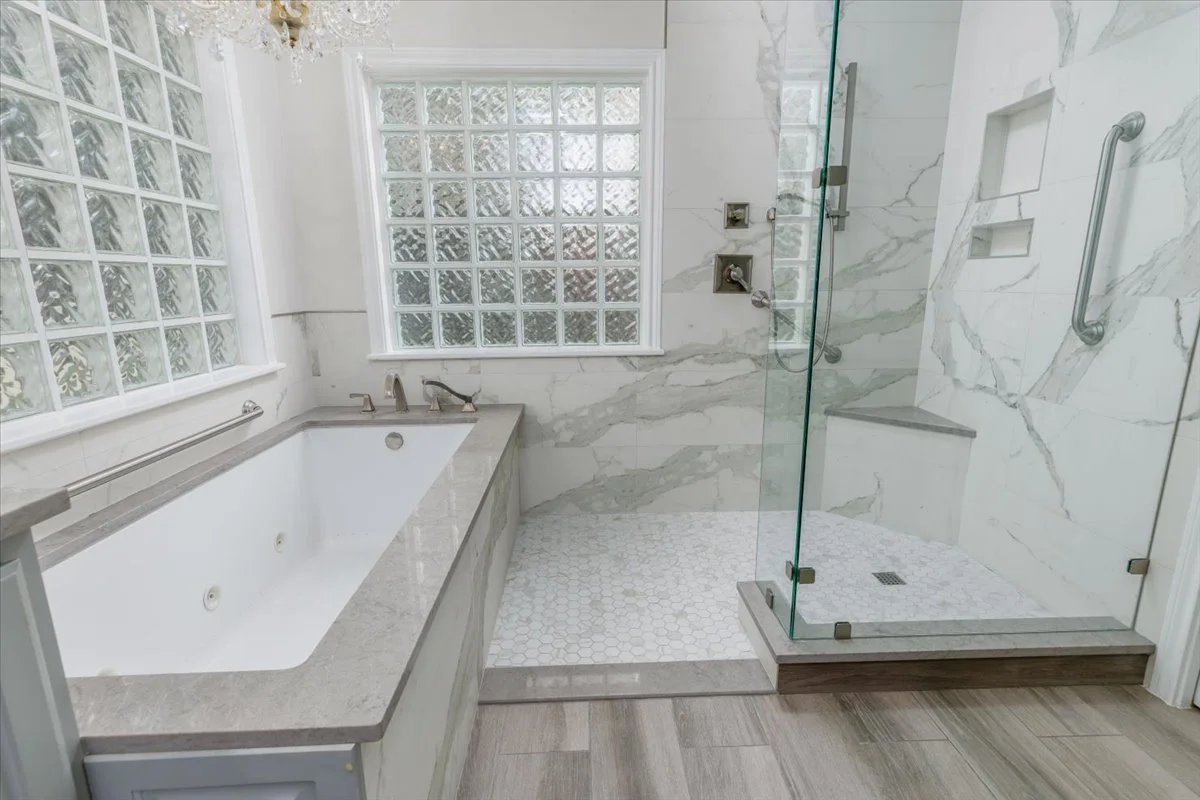 16-Master Bathroom.jpg