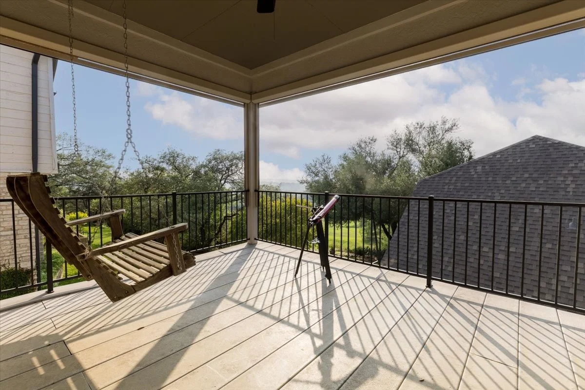 29-Balcony.jpg