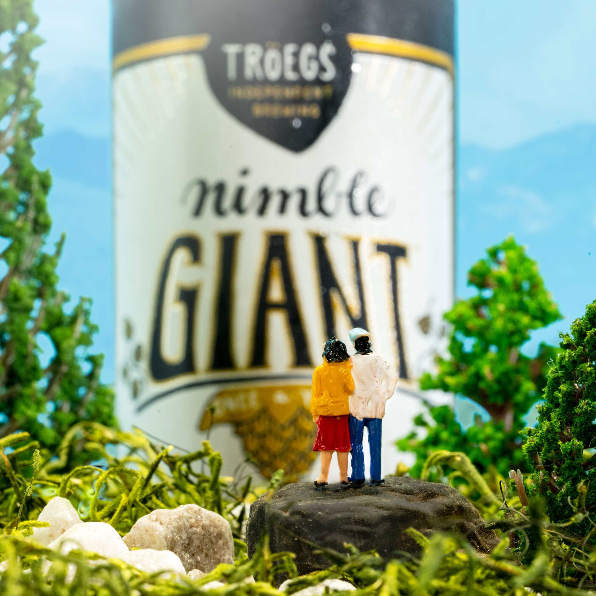 Paired-Pints-Nimble-Giant-Scene_Close.jpg