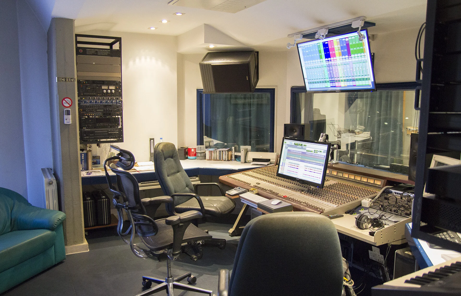 Control Room 1.jpg