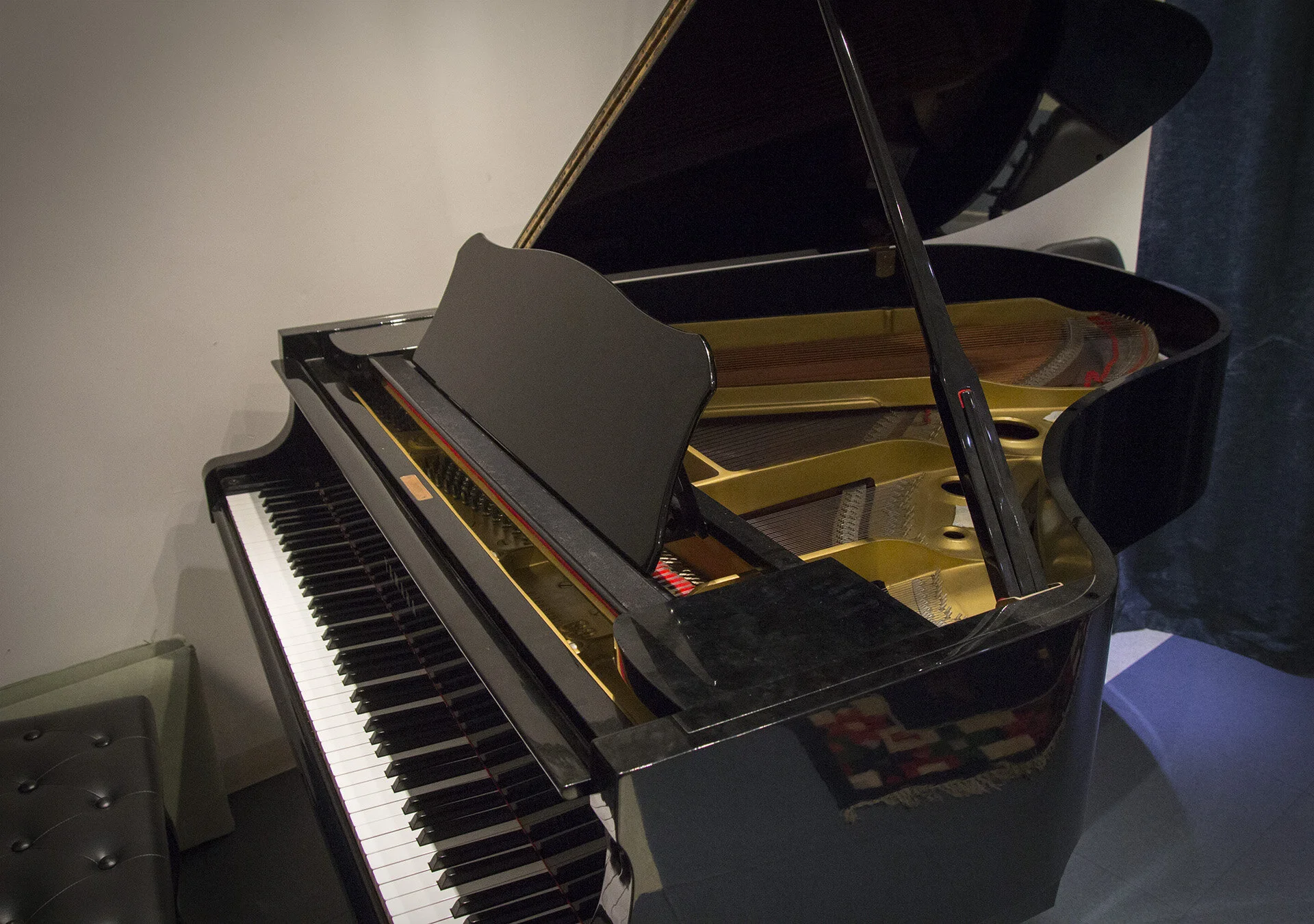 Piano close.jpg
