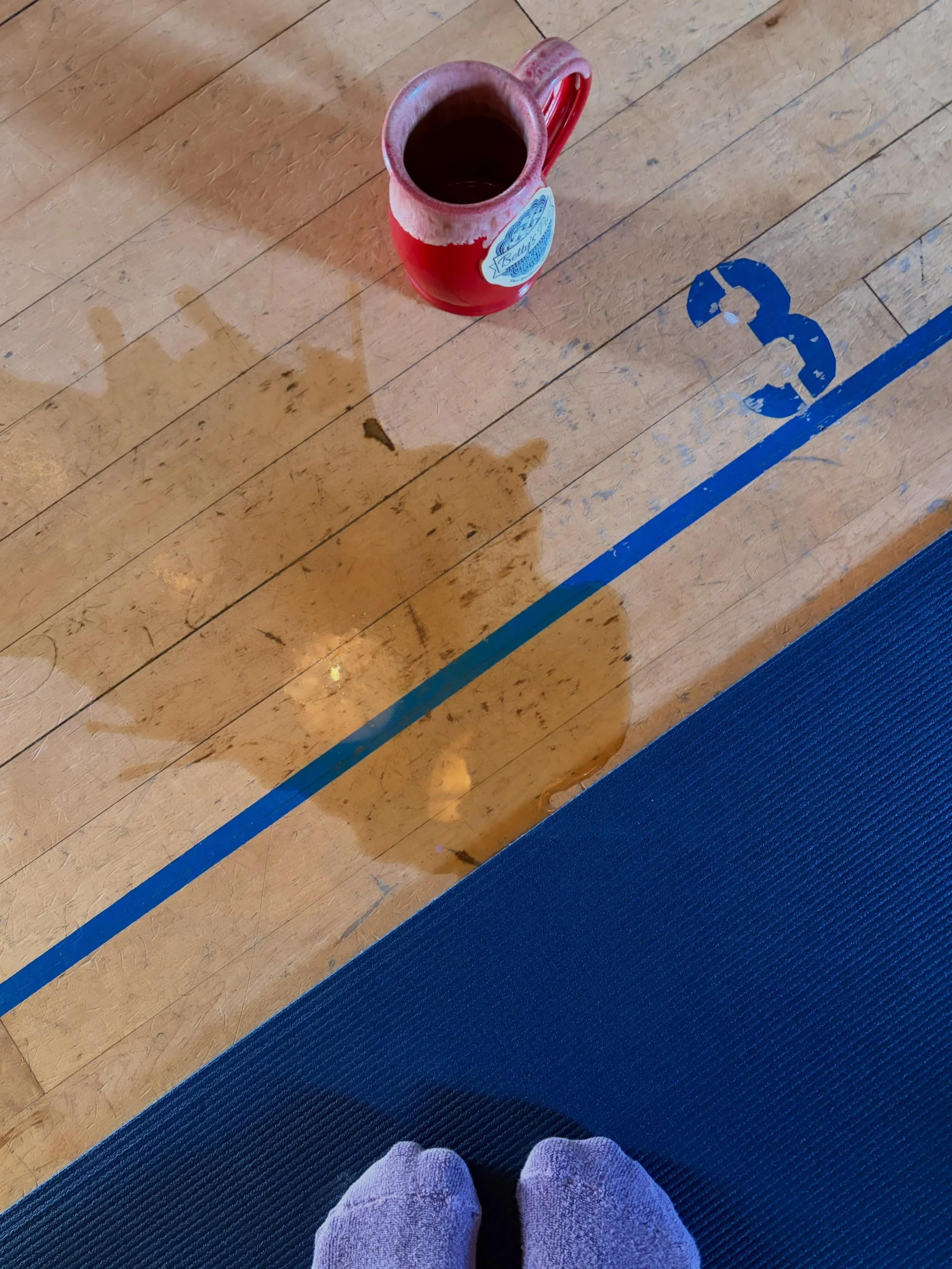 Spilled my 🍄 coffee all over the floor this morning during Accesible Yoga. Instead of frantically cleaning it up in the middle of class, I left it sit&hellip; Curious where all of its contents were headed. 

A little practice this morning of Pratyah